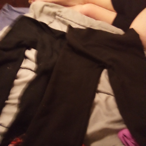 Shirt pants and leggings - Picture 16 of 17